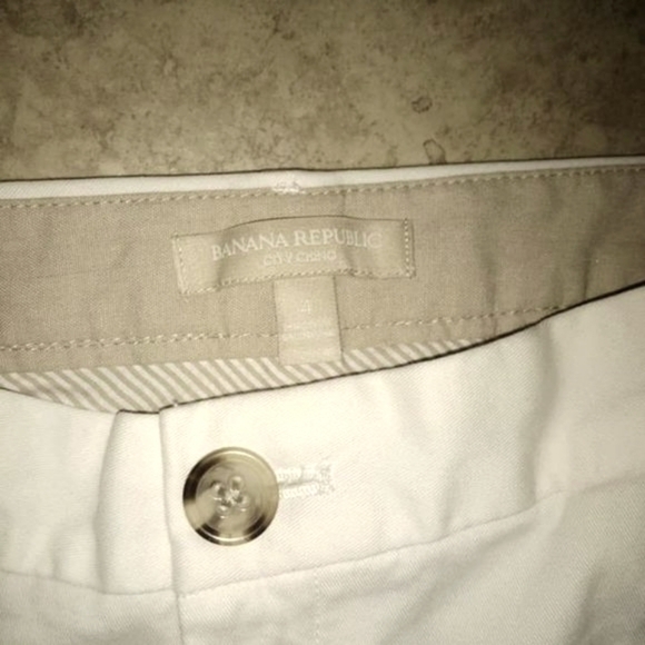 Banana Republic White Clam Diggers size 4 - Picture 2 of 2